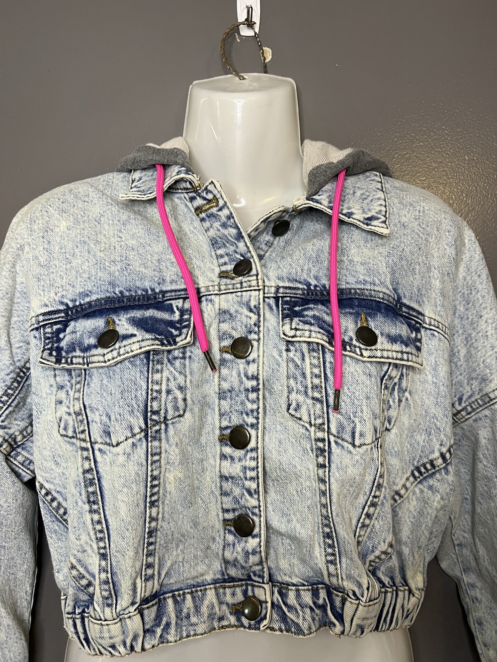 Tinsel Town Jacket Womens Small Blue Acid Wash Denim Hooded Cropped Juniors